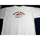 明邦 　Ｔシャツ 　Ｂｕｃｋｅｔ Ｍｏｕｔｈ 　白 　Lサイズ 　（背中の魚は赤色） 　No.15 　売値￥2980 　≪ 非売品 ≫ 　在庫限り